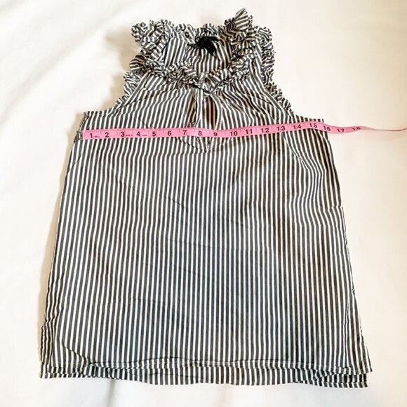 5/$25 J. Crew striped ruffle structured sleeveless top‎ blouse - Size 00 - Picture 6 of 7
